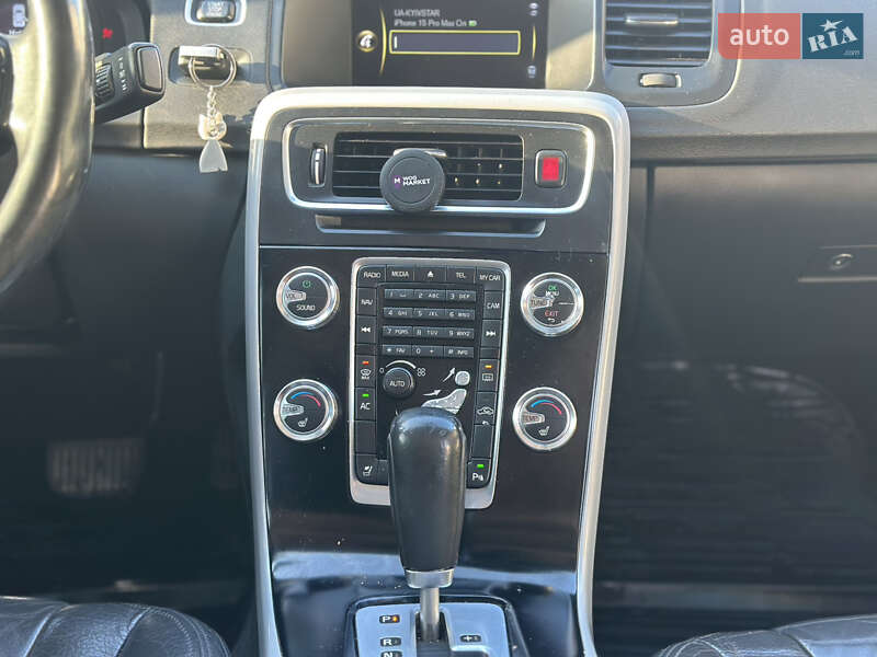 Седан Volvo S60 2011 в Львове