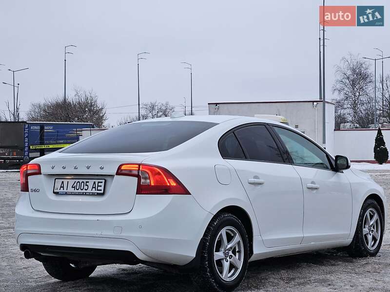 Седан Volvo S60 2015 в Киеве фото 10 Седан Volvo S60 2015 в Киеве