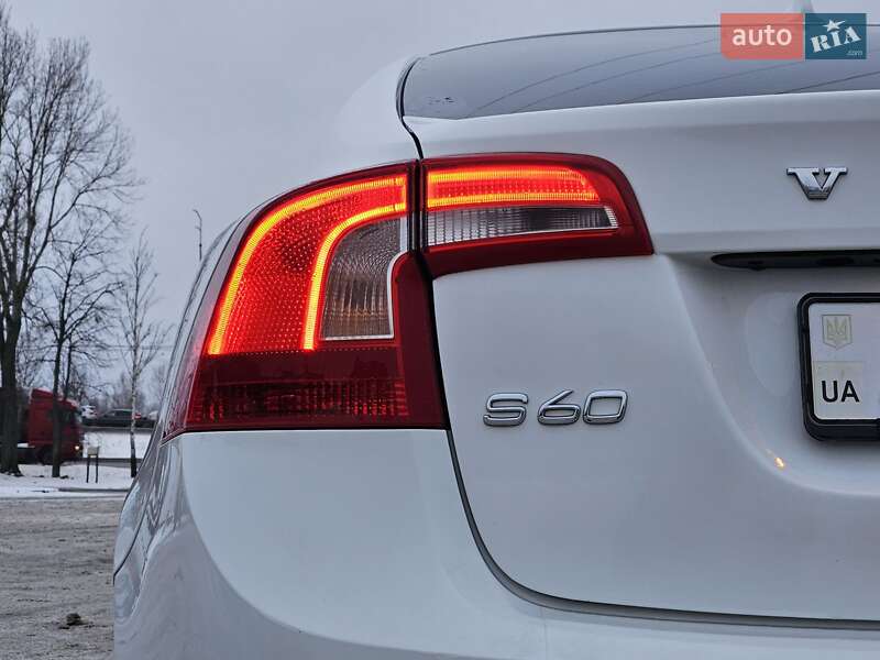 Седан Volvo S60 2015 в Киеве фото 14 Седан Volvo S60 2015 в Киеве