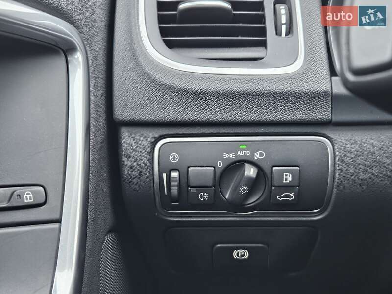 Седан Volvo S60 2015 в Киеве фото 31 Седан Volvo S60 2015 в Киеве