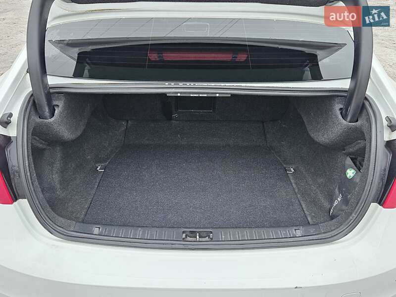 Седан Volvo S60 2015 в Киеве фото 40 Седан Volvo S60 2015 в Киеве