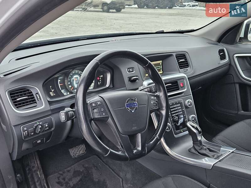 Седан Volvo S60 2015 в Киеве фото 46 Седан Volvo S60 2015 в Киеве