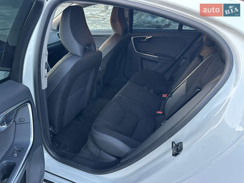 Седан Volvo S60 2010 в Радивилове