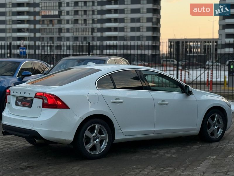 Седан Volvo S60 2013 в Киеве