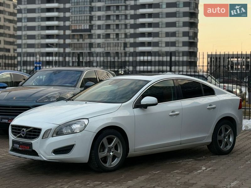 Седан Volvo S60 2013 в Киеве