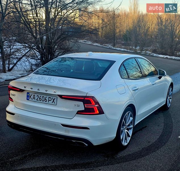 Седан Volvo S60 2020 в Киеве