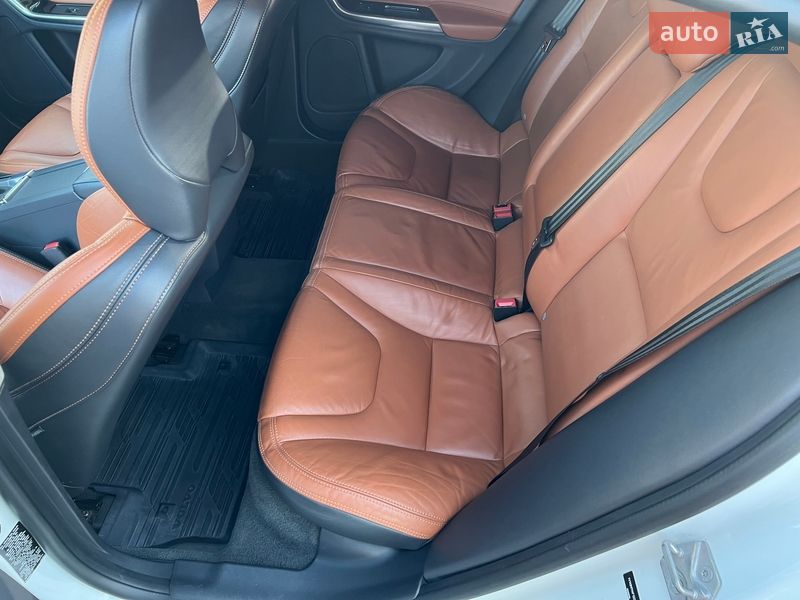 Седан Volvo S60 2014 в Тернополе
