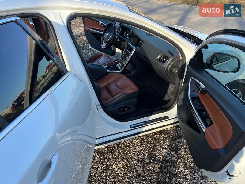 Седан Volvo S60 2014 в Тернополе
