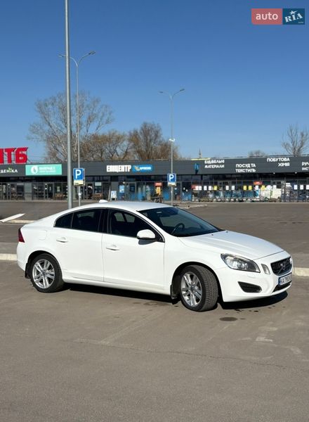 Седан Volvo S60 2013 в Киеве