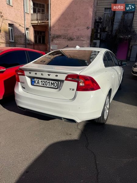 Седан Volvo S60 2016 в Киеве