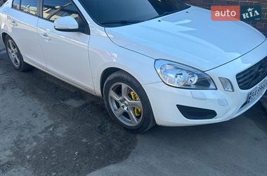 Седан Volvo S60 2012 в Києві