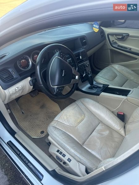 Седан Volvo S60 2012 в Киеве