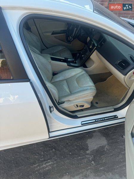 Седан Volvo S60 2012 в Киеве