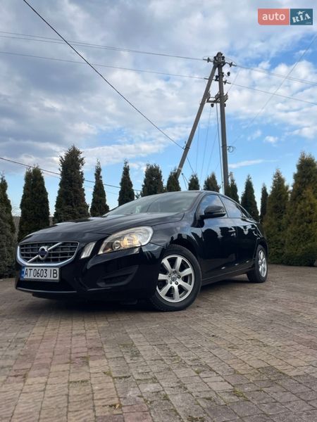 Седан Volvo S60 2012 в Калуше