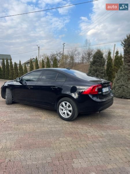 Седан Volvo S60 2012 в Калуше
