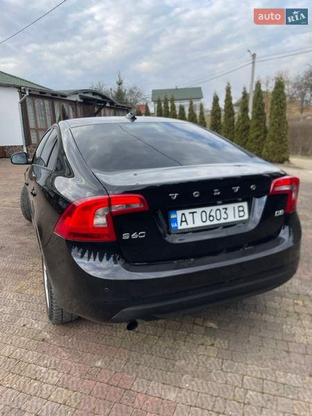 Седан Volvo S60 2012 в Калуше