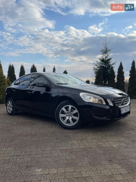 Седан Volvo S60 2012 в Калуше