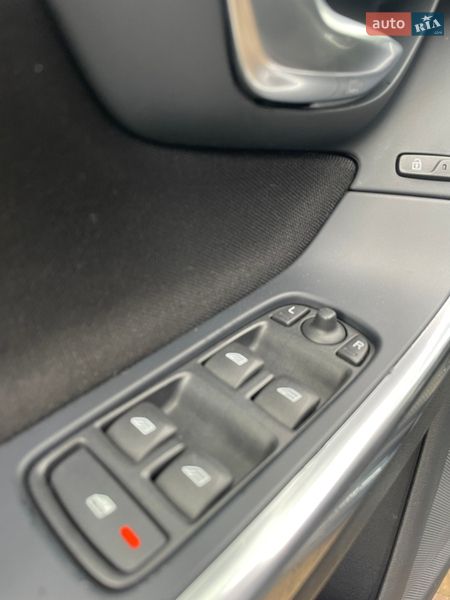 Седан Volvo S60 2012 в Калуше