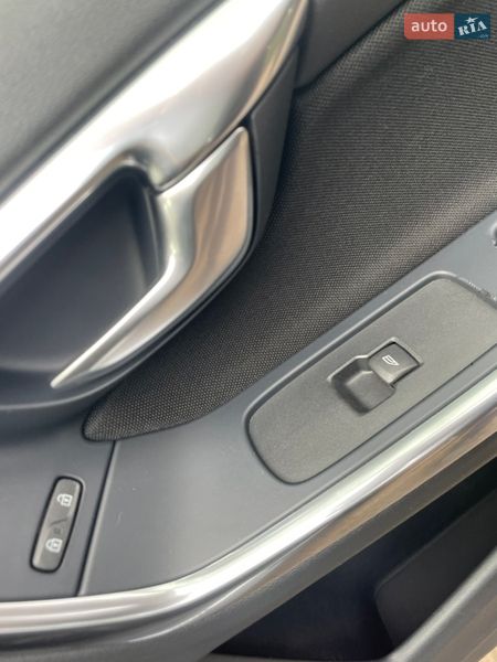 Седан Volvo S60 2012 в Калуше