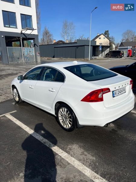 Седан Volvo S60 2013 в Бучі