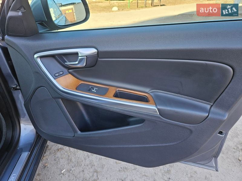 Седан Volvo S60 2016 в Харькове