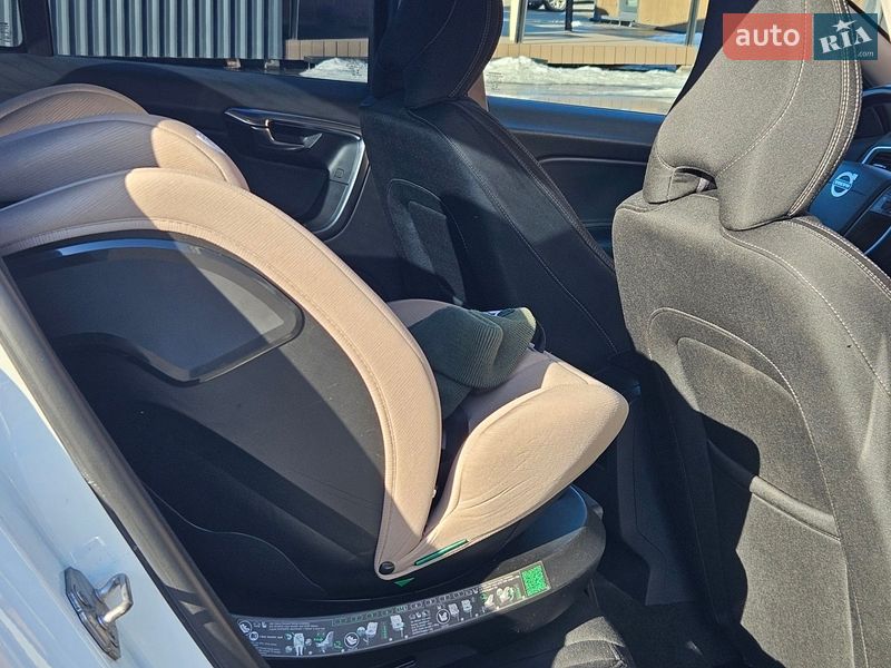 Седан Volvo S60 2015 в Киеве фото 14 Седан Volvo S60 2015 в Киеве