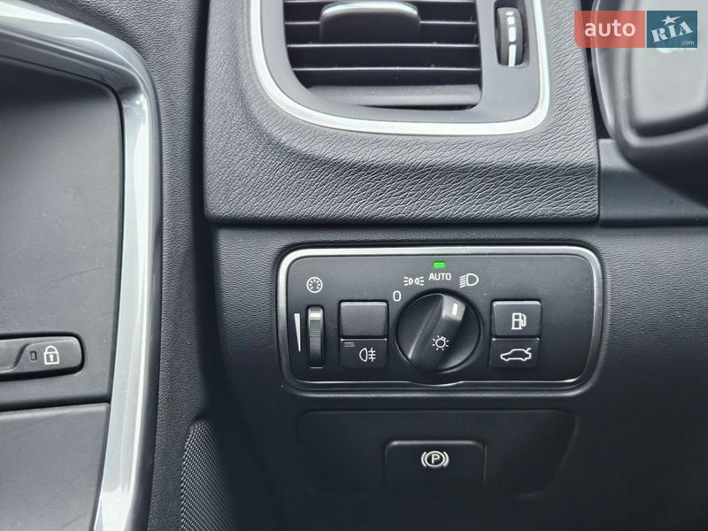 Седан Volvo S60 2015 в Киеве фото 40 Седан Volvo S60 2015 в Киеве