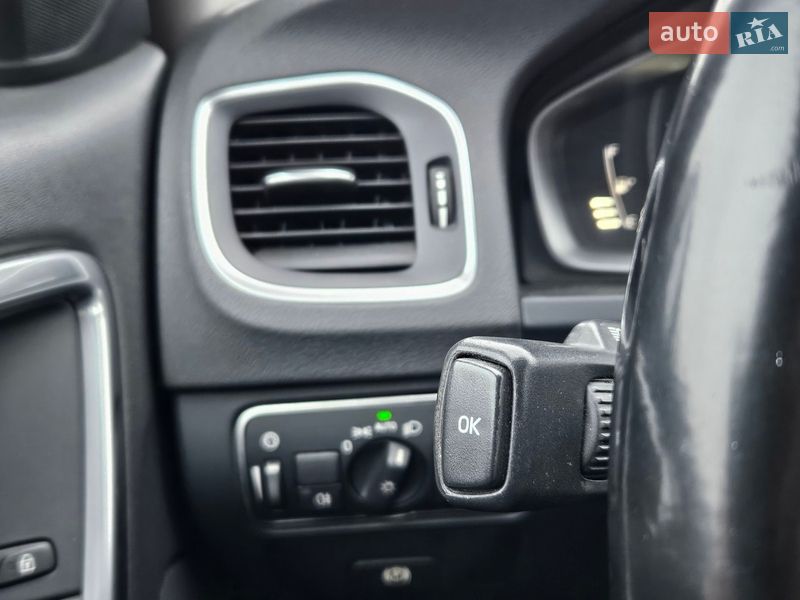 Седан Volvo S60 2015 в Киеве фото 44 Седан Volvo S60 2015 в Киеве