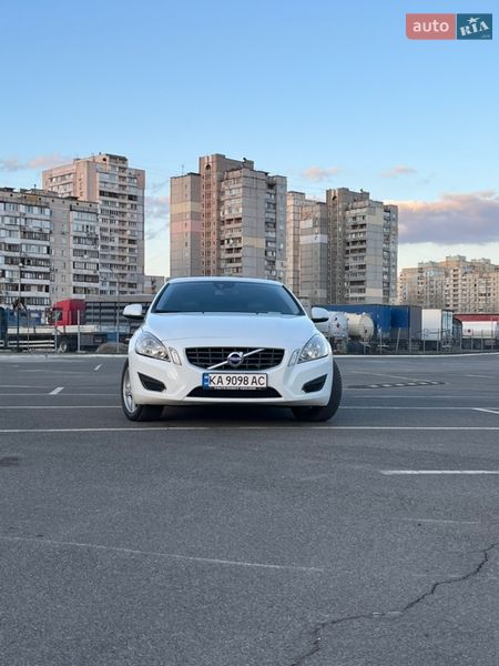 Седан Volvo S60 2012 в Киеве