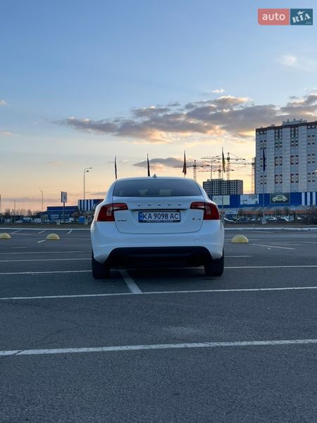 Седан Volvo S60 2012 в Киеве
