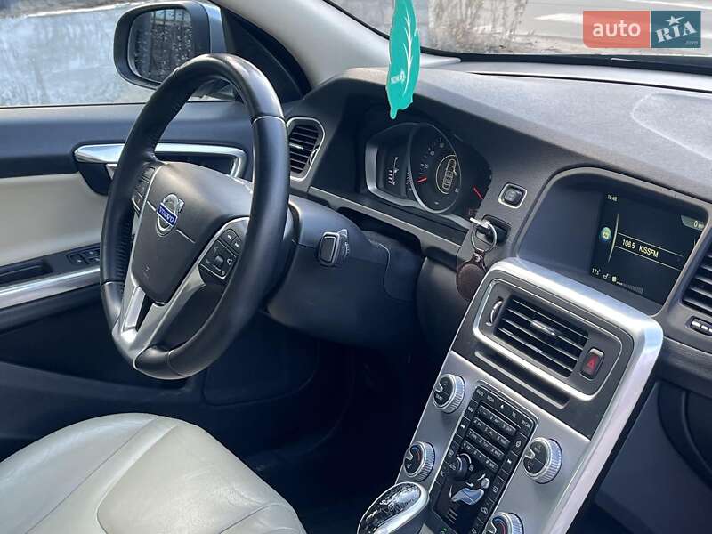 Седан Volvo S60 2016 в Києві