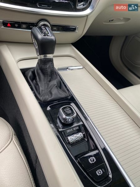 Седан Volvo S60 2019 в Житомирі