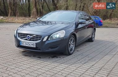 Седан Volvo S60 2013 в Львові