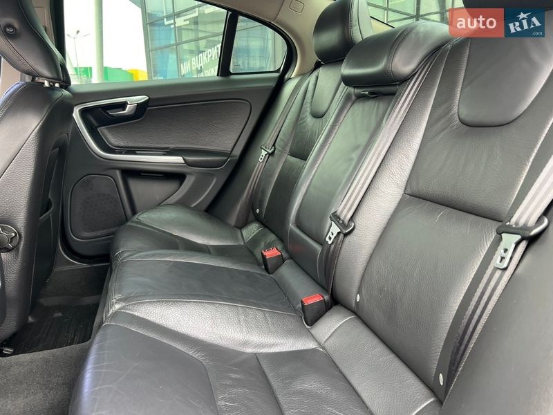 Седан Volvo S60 2011 в Києві