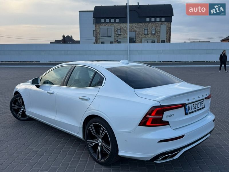 Седан Volvo S60 2020 в Києві