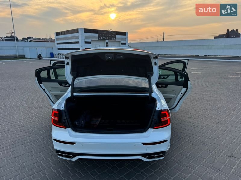 Седан Volvo S60 2020 в Києві