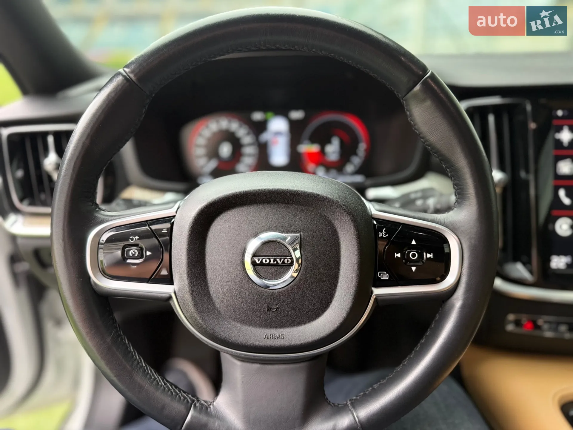 Volvo S60 2020 VIN 7JRZSBMVDLG035120 фото оголошення 47 з 64