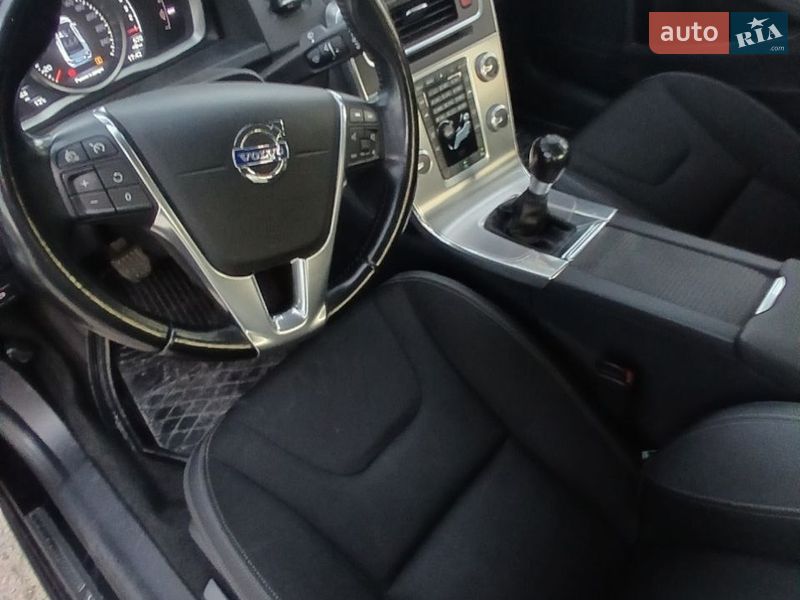 Седан Volvo S60 2014 в Нетішині