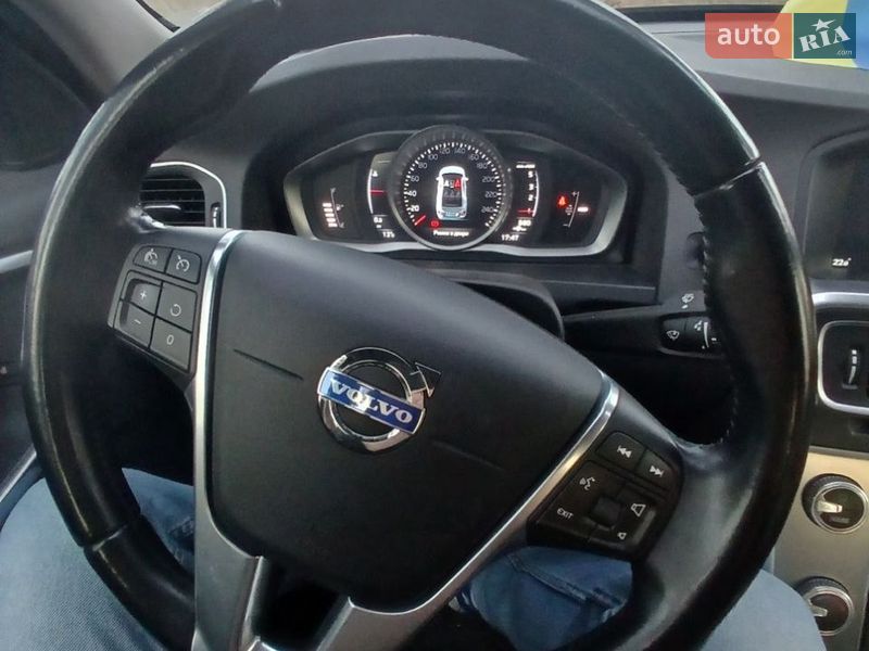 Седан Volvo S60 2014 в Нетішині