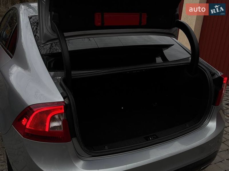 Седан Volvo S60 2017 в Львове