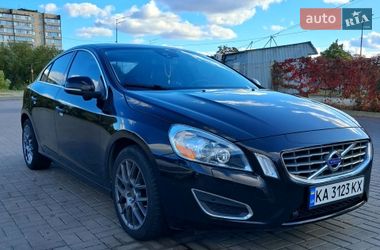 Седан Volvo S60 2013 в Києві