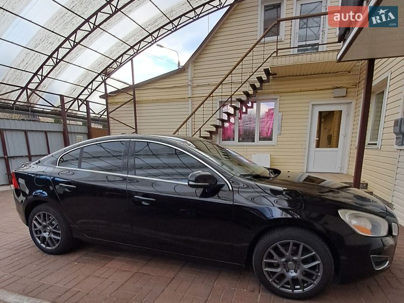 Седан Volvo S60 2013 в Києві