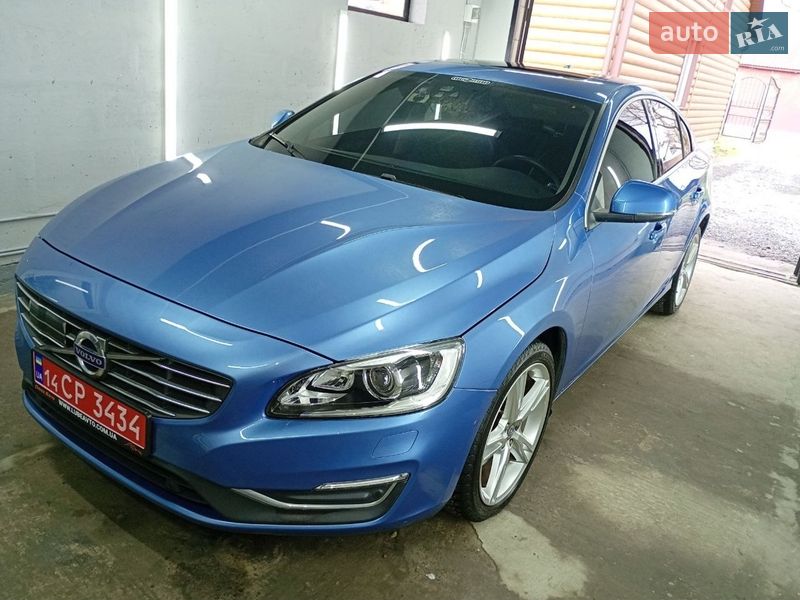 Седан Volvo S60 2015 в Рівному