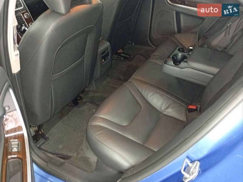 Седан Volvo S60 2015 в Рівному