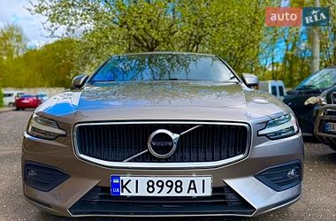 Седан Volvo S60 2020 в Вишневом