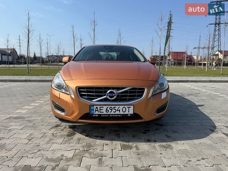 Седан Volvo S60 2010 в Ирпене