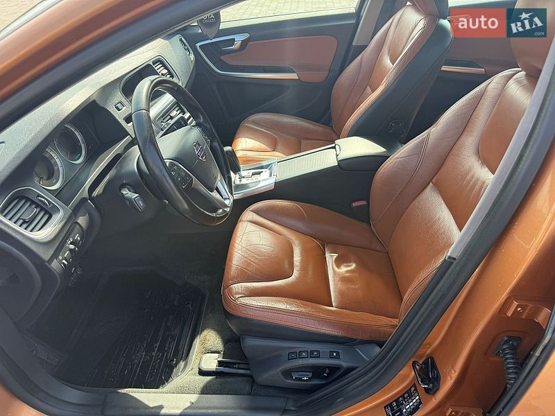 Седан Volvo S60 2010 в Ирпене
