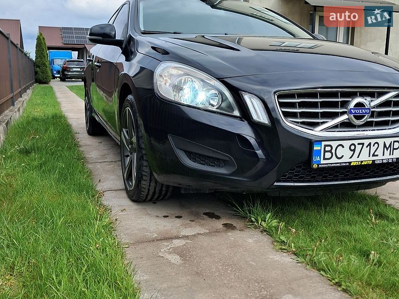 Седан Volvo S60 2012 в Львове