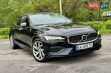 Седан Volvo S60 2020 в Киеве