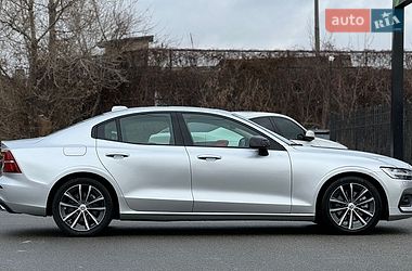 Седан Volvo S60 2021 в Киеве